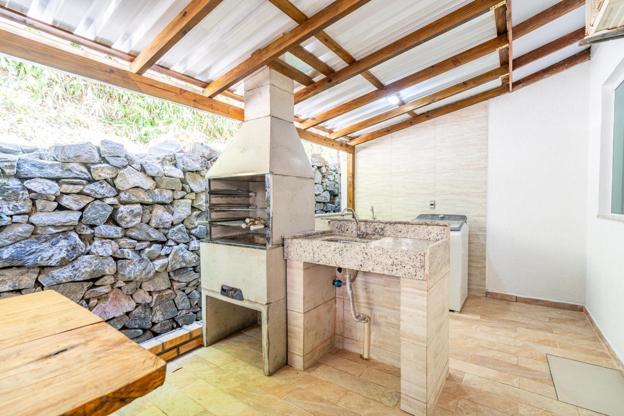 Residencial Com Piscina Possui Jacuzzi Aquecida Com Hidromassagem Villa Bombinhas Ngoại thất bức ảnh