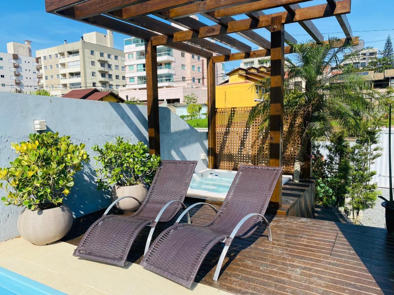 Residencial Com Piscina Possui Jacuzzi Aquecida Com Hidromassagem Villa Bombinhas Ngoại thất bức ảnh