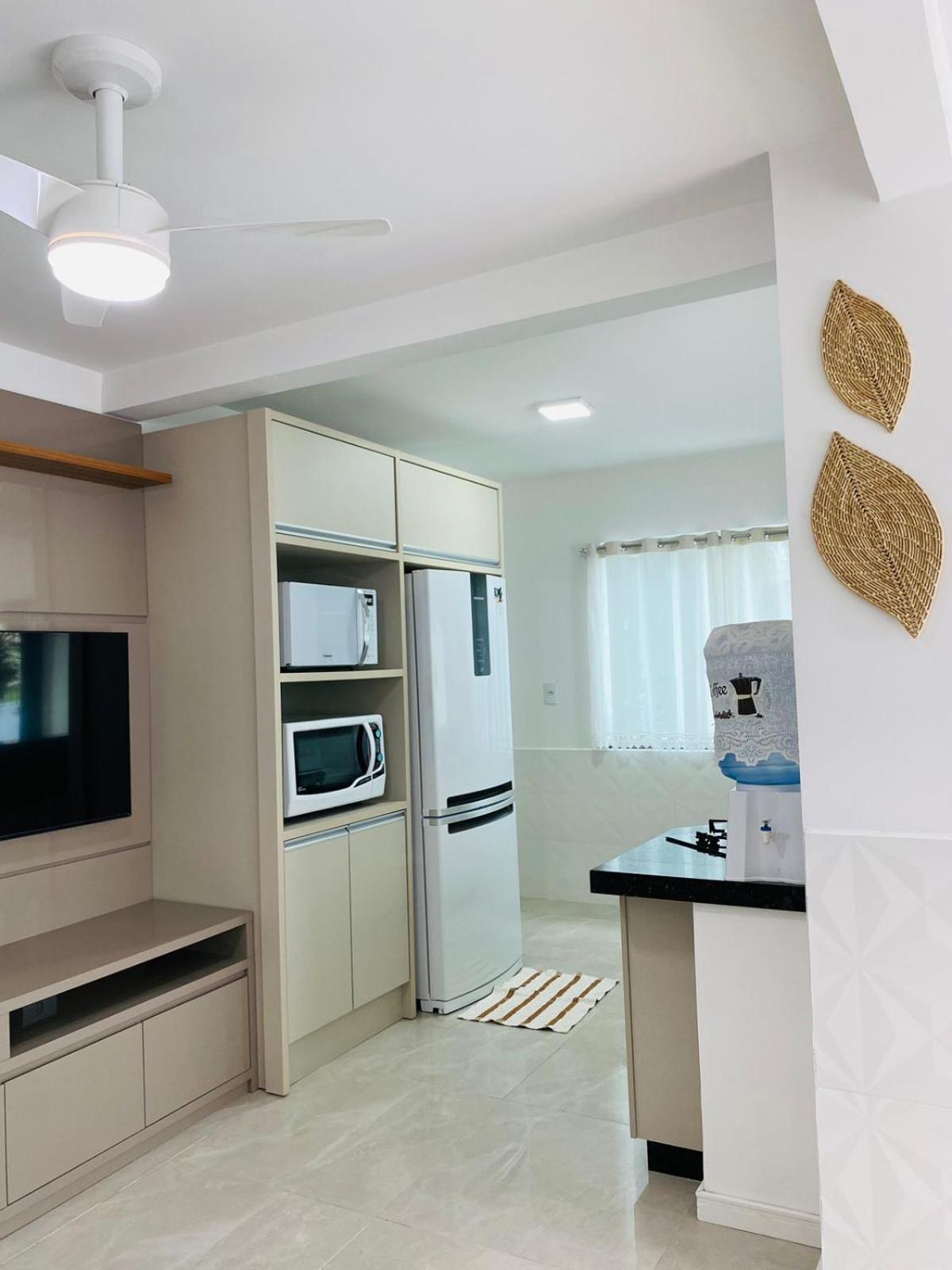Residencial Com Piscina Possui Jacuzzi Aquecida Com Hidromassagem Villa Bombinhas Ngoại thất bức ảnh